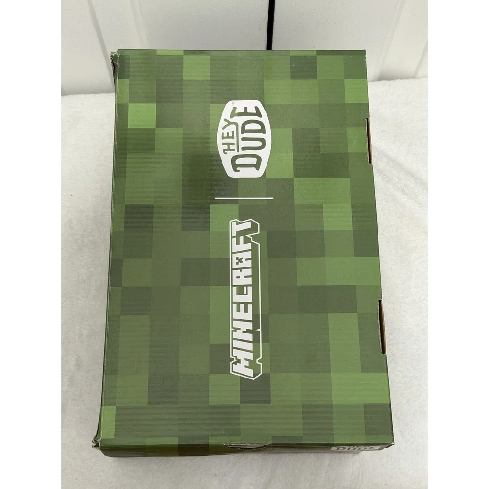 New NIB Minecraft Creeper Hey Dudes Wally Funk Slip On Shoes Sz 8 Black light